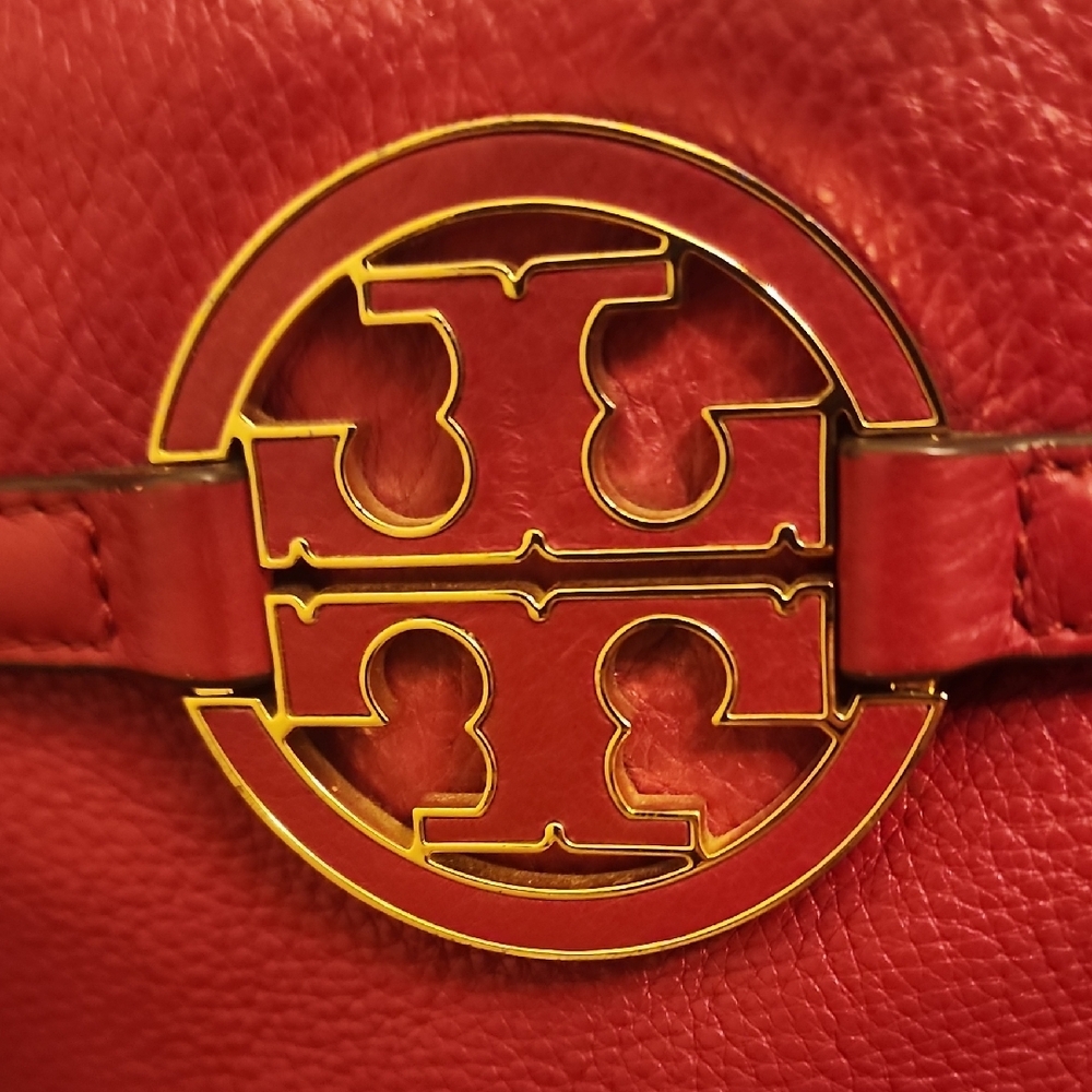 Tory Burch Amanda Fuchsia Leather Hobo Shoulder Bag w/ Crossbody Strap - Picture 5 of 12